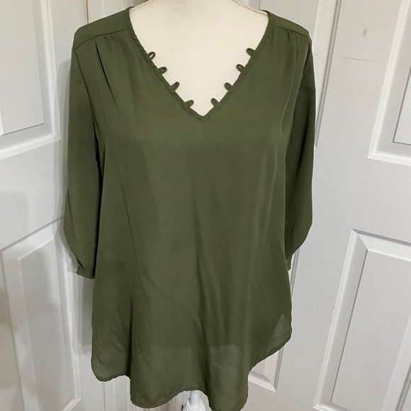 Rue 21 M Light Weight 3/4 Length Sleeves w/Button - Picture 1 of 8